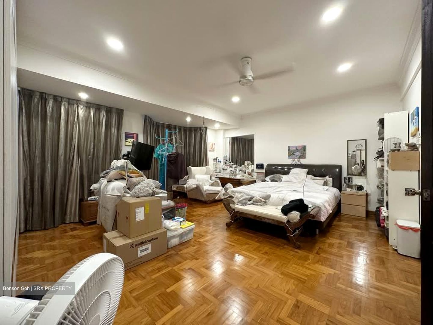 Phillips Avenue (D19), Terrace #572943431
